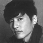 너희 눈엔 누가 더 잘생김?
