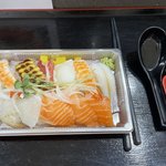 초밥 <b>혼</b><b>밥</b>하러옴...