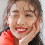 어린시절부터 올바르게 자란 미모의 아이돌