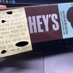 [댓글부탁해] 학원 <b>책상</b>위에 이런게 올려져 있었어..:
