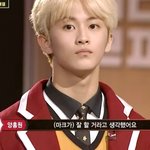 맠에게 앞에서는 <b>채찍</b>을 뒤에서는 당근을 주는 홍