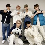 시즈니들아...