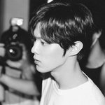 얼굴에 <b>여백</b>이란 게 없는 男돌