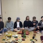 [NCT즌] 와 일리칠 븨앱에서 개맛있는거 먹음 삼겹살에 <b>소주</b>먹네