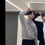 근데 이 남자 비율이 왜이런가요?