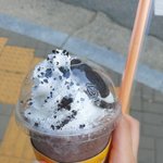 메가커피 <b>사서</b> 가는즁