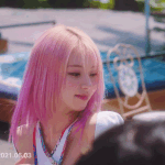 <b>채영</b>은 ㄹㅇ 이런 머릴 소화하네