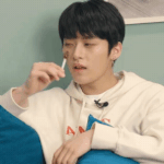 [스키즈] <b>막대사탕</b>으로 사람 꼬시는 너. 유죄.