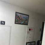 [꼭조언부탁] 저희 집 층 <b>복도</b>에 액자를 걸어놨어요;