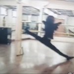 다리 진짜 길다...