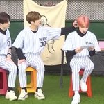 [더보이즈] 콥이 <b>찬희</b> 귀 만지는거 왤케 좋아해