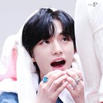 [황현진] 잘생긴 <b>현진</b>이 짤 던지고 간다