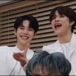 [NCT즌] 여기 <b>사부작</b>즈 웃는 거 진짜 ㅈㄴ 예뻐