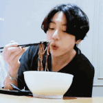 <b>정국이</b> 먹는거 볼래