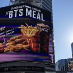 [방탄소년단] 머글] 나 토론토에서 엄청 큰 방탄밀 광고 봤어!...
