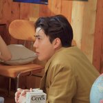 아무리봐도 세훈은 <b>너드</b>가 아니라