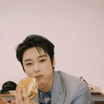 [더보이즈] 아끼는 주연이 <b>사진</b> 올린다
