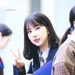 너네 학교 <b>남자쌤</b>도 애들 다리 봄?