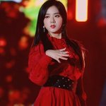 고즈넉한 분위기에 <b>화려</b>한 미모 女돌