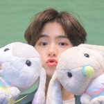 [더보이즈] 아까부터 <b>이상한</b> 애가 혼자 글쓰는데