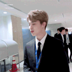 지민 <b>수트</b>빨 최고다ㅠㅠㅠㅠ