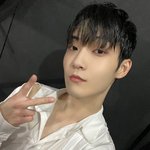 [더보이즈] <b>흰색</b> <b>셔츠</b> 착장 너무 좋다….