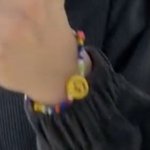 [EXO] 이거 <b>팔찌</b> 어디 브랜든지 아는 사람??