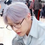 [BTOB] <b>민혁</b>이 연보라 머리 너무 예쁘지 않아..??
