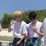 [NCT즌] <b>포브스</b>선정 다리털이 잘어울리는 남자 1위래