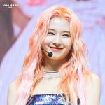 비주얼 <b>부터</b> 드러나는 해맑은 순수함