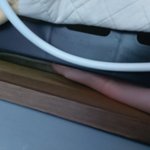 나 아까 <b>침대밑</b>에 손껴서 큰일날뻔함...