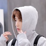[더보이즈] <b>저도</b> 후드 참 좋아하는데요