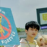 [NCT즌] 이마크 치타 <b>팻말</b> 들었니ㅋㅋㅋ