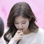 제니 머리색 무슨 색이야..?
