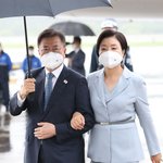 순방 마치고 귀국한 문재인 대통령 내외