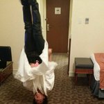 [모두드루와] 물구<b>나무</b> 서서 샤워한다는 진