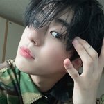 [트레저] 군복을 입은 젊은 <b>우상</b>