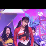 <b>지젤</b> 다리 미쳤다
