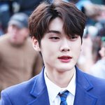 [응원해] <b>어라운드</b>어스 ( 하이라이트 소속사 ) 정재훈 ,, 이번에...