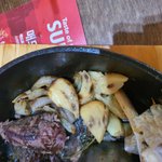 [이것좀봐줘] 패밀리레스토랑 갔는데 이거 마늘 <b>상한</b>거 아니야?