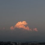 밑에 <b>구름</b> 글쓰닌데