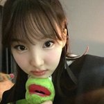 <b>나연</b>