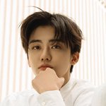 [NCT즌] 눈썹이랑 눈이 진짜 <b>예쁘다</b>