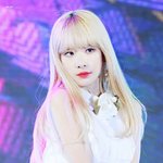 빼어나게 아름다운 <b>수려</b>한 女돌