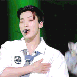 [에이티즈] <b>민수</b> 사이 낀 산