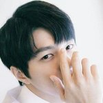 시선이 닿는 곳 <b>마다</b> 잘생긴 男돌