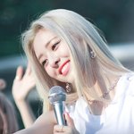 <b>훤칠</b>한 비율로 덕후 홀리는 여돌