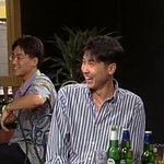 신동엽 젊었을 때와 패션이 <b>유사</b>한 아이돌