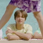 [NCT즌] 뛰는 발 밑에서 <b>그윽</b>하게 웃으시는