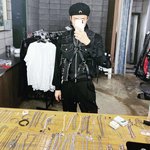 [EXO] 저기서 애들 <b>베레모</b> 썼을 확률은?